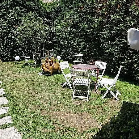 In Sleeps 6 Finale Ligure