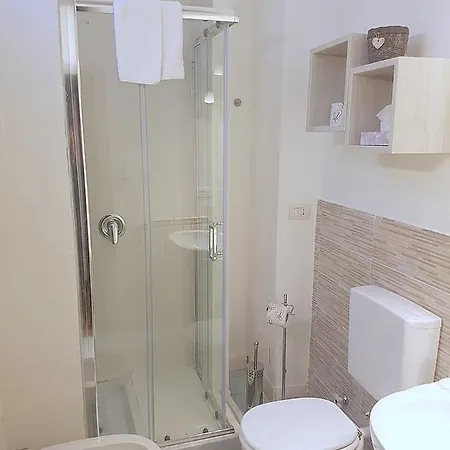 In Sleeps 6 Finale Ligure